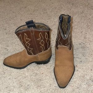 Toddler cowboy boots, barely worn. Light brown suede with darker brown shaft.